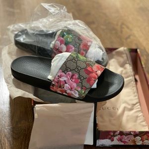 Gucci GG Blooms Supreme slide sandal